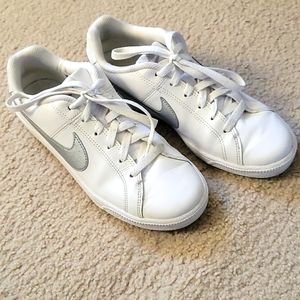 Nike Court Royale Sneakers